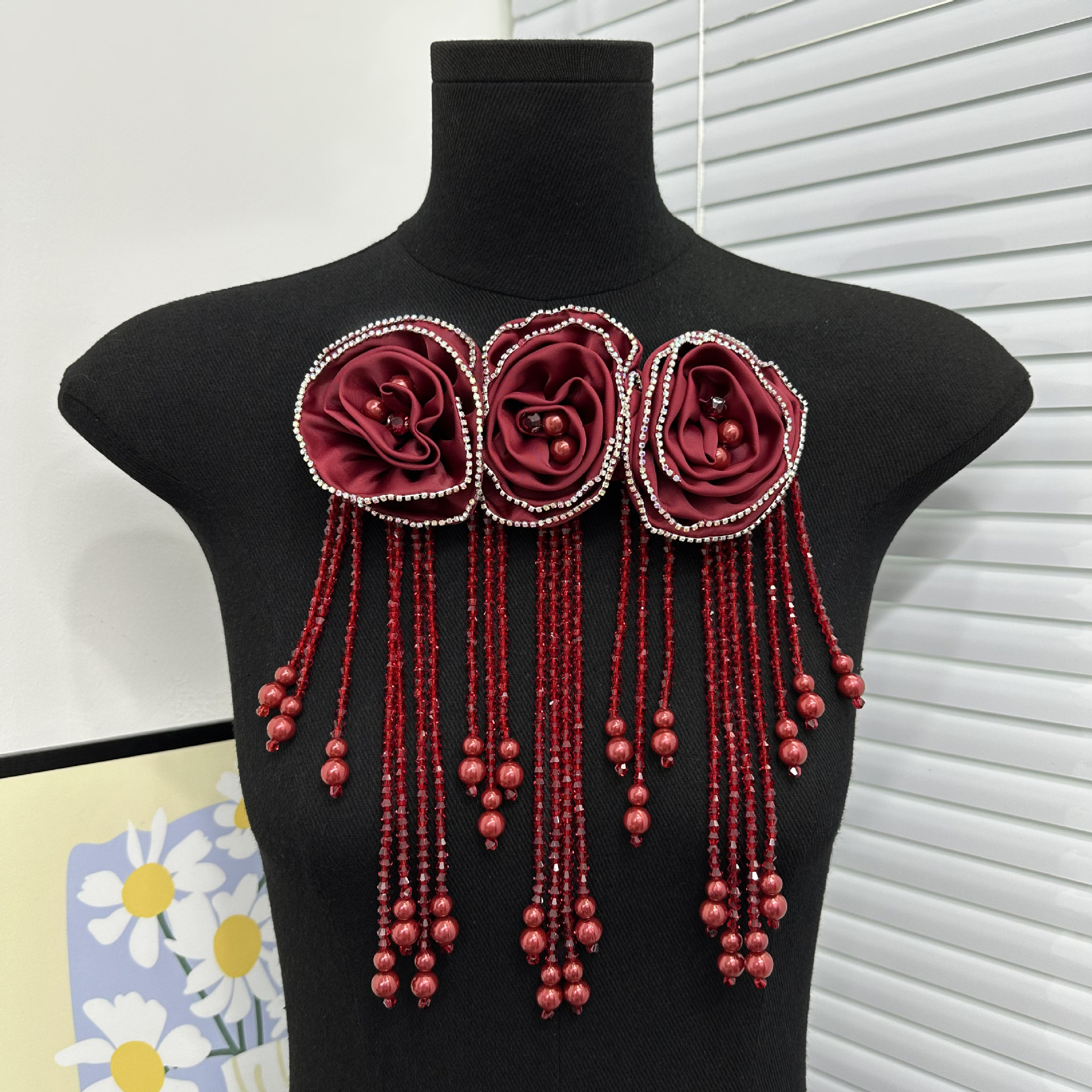 Transfronteriza industria pesada diamante bordado tela tridimensional rosas bordado pecho dulce choker cheongsam accesorios de vestido