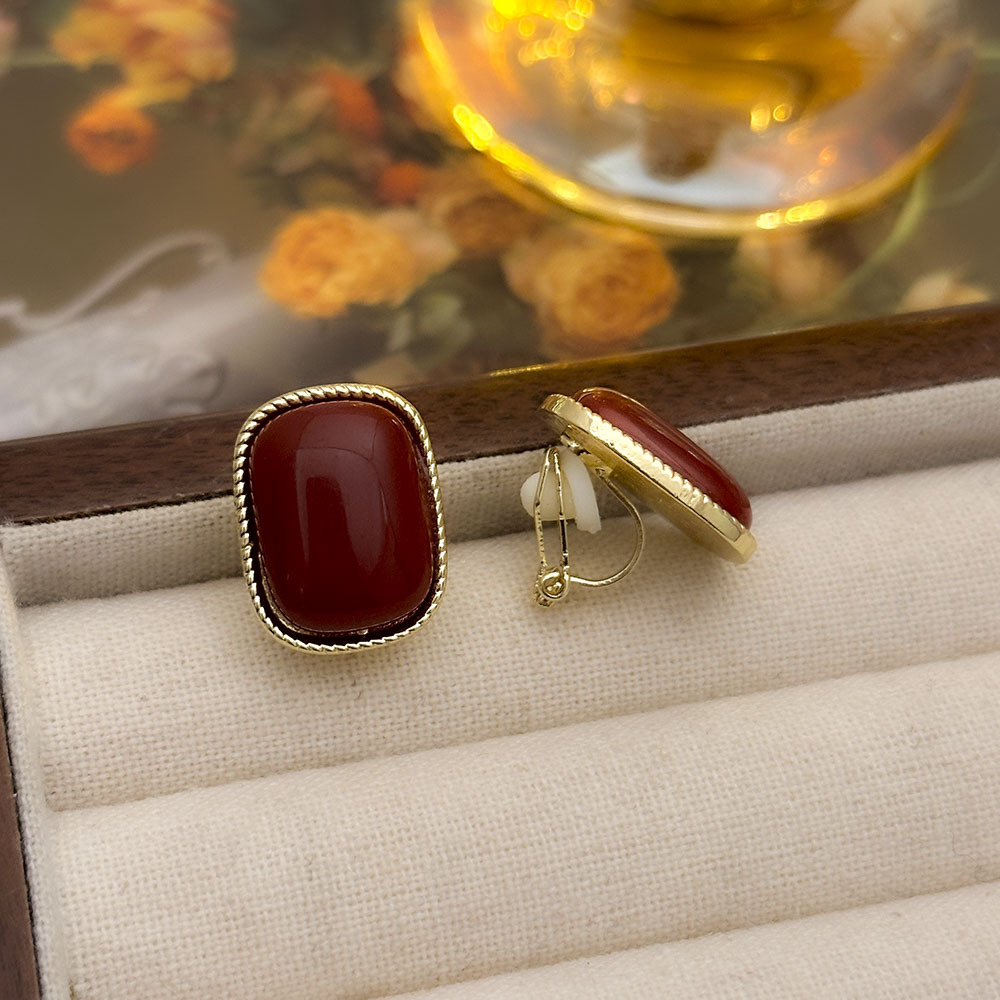 Pinzas para las orejas geométricas vidriadas retro francesas, sin orejas, lujo ligero, pendientes de temperamento de alta gama, accesorios para las orejas simples de moda para mujeres