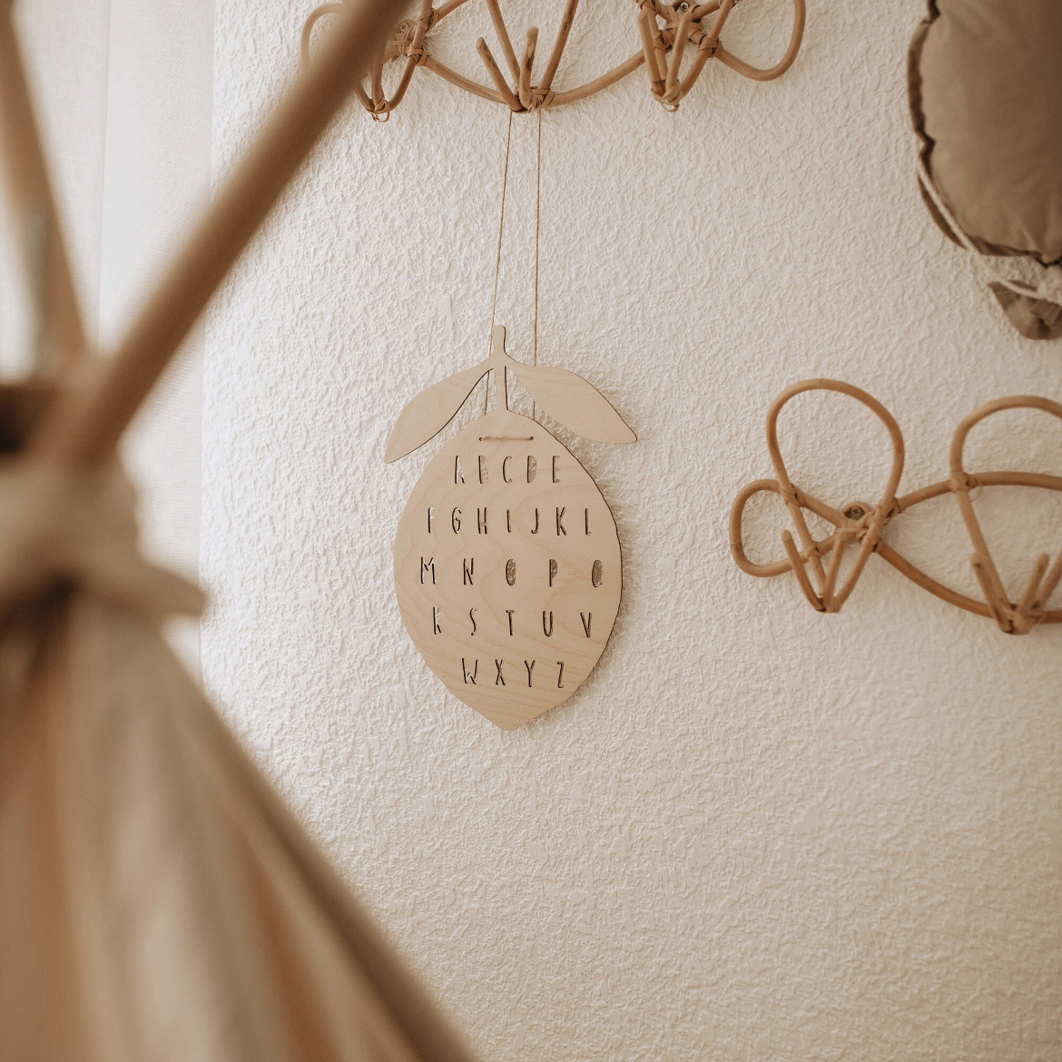 Ins estilo nórdico de madera de frutas automóviles 26 letras inglesas decoración de lámina de madera para niños decoración de pared colgante