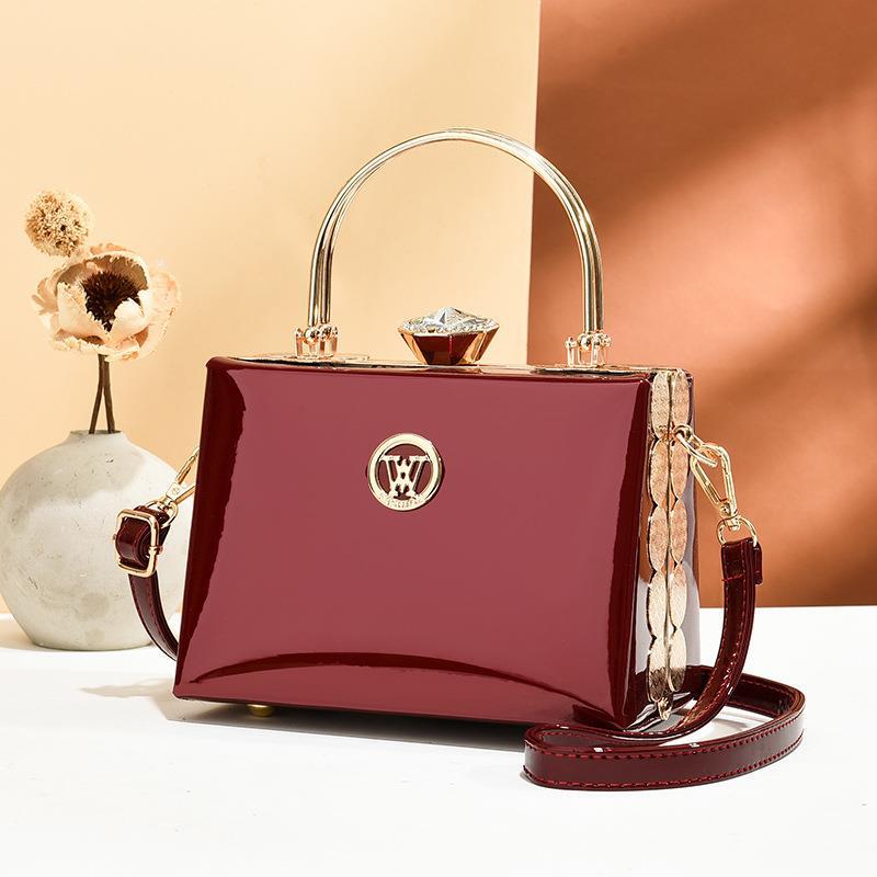 Bright Leather Women's Bag 2022 New European and American Patent Leather Bag Shoulder Portable Crossbody Bag Fashion Evening Bag Foreign Trade Hair Bright Leather Women's Bag 2022 New European and American Patent Leather Bag Shoulder Portable Crossbody Bag Fashion Evening Bag Foreign Trade Hair