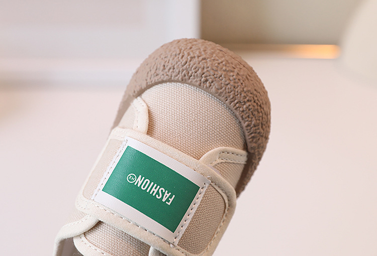 Koreansk barncanvas 2023 vår och höst nya pojkar Casual Baotou flickor mjuk sula Anti-halk babyskor_voghion.com