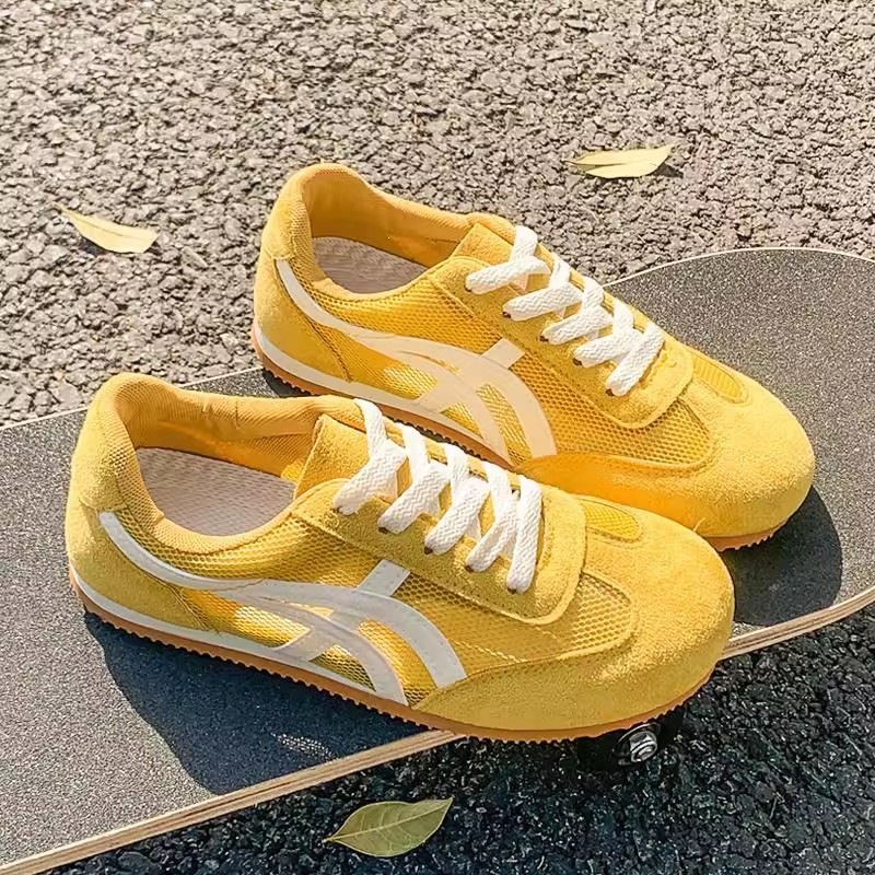 Zapatos de entrenamiento de mujer, primavera y otoño nuevos zapatos de suela suave Agam, altura interior transpirable, tacones de muffin de suela gruesa para mujeres.