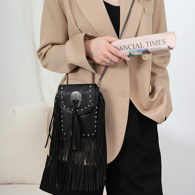 New women's crossbody bag trend fashion soft leather rivet tassel bag chain strap single shoulder small bag women's bag_voghion.com