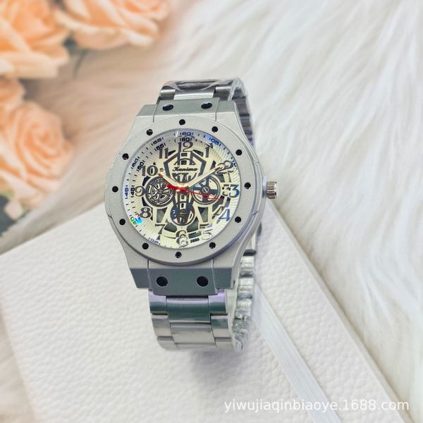 fashionable men's watch