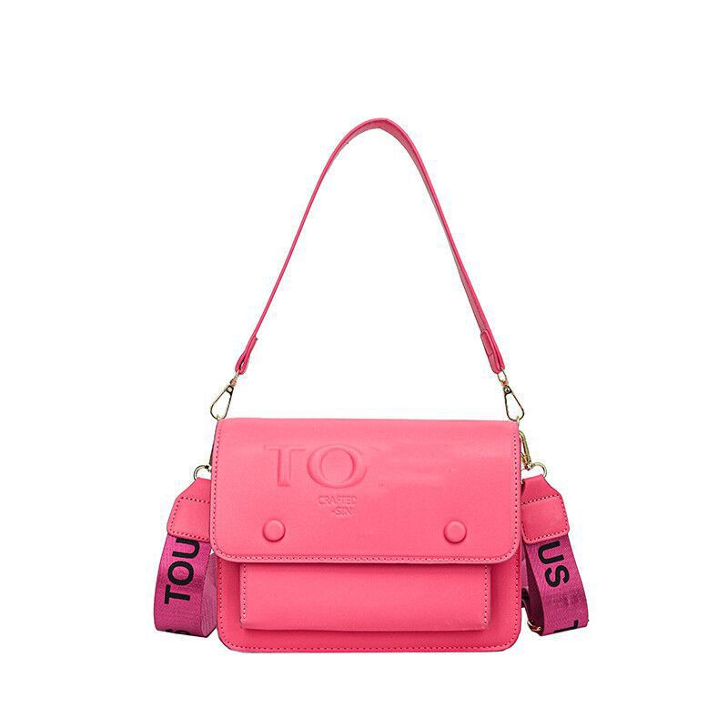 Nueva textura europea y americana personalizada Oso de cercanías Bolsa de mensajero portátil de moda Estilo occidental transfronterizo bolso de las mujeres 2023 Otoño e Invierno