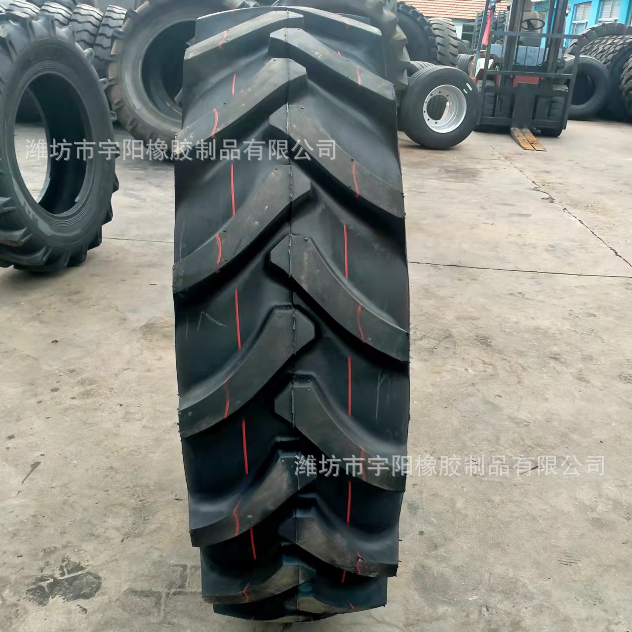 旱田人字 13.6-24   农业机械 农用车 拖拉机轮胎 加厚