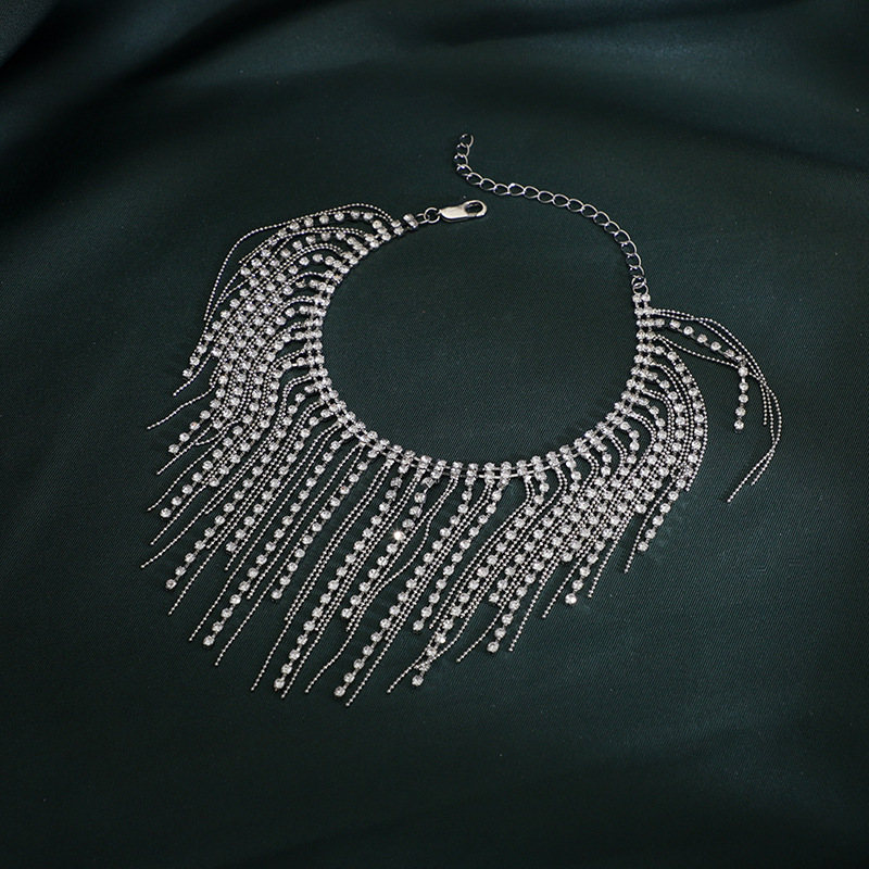 Europe and the United States cross-border high-level luxury temperament geometric all-match holiday style irregular bracelet personality tassel arm chain for women