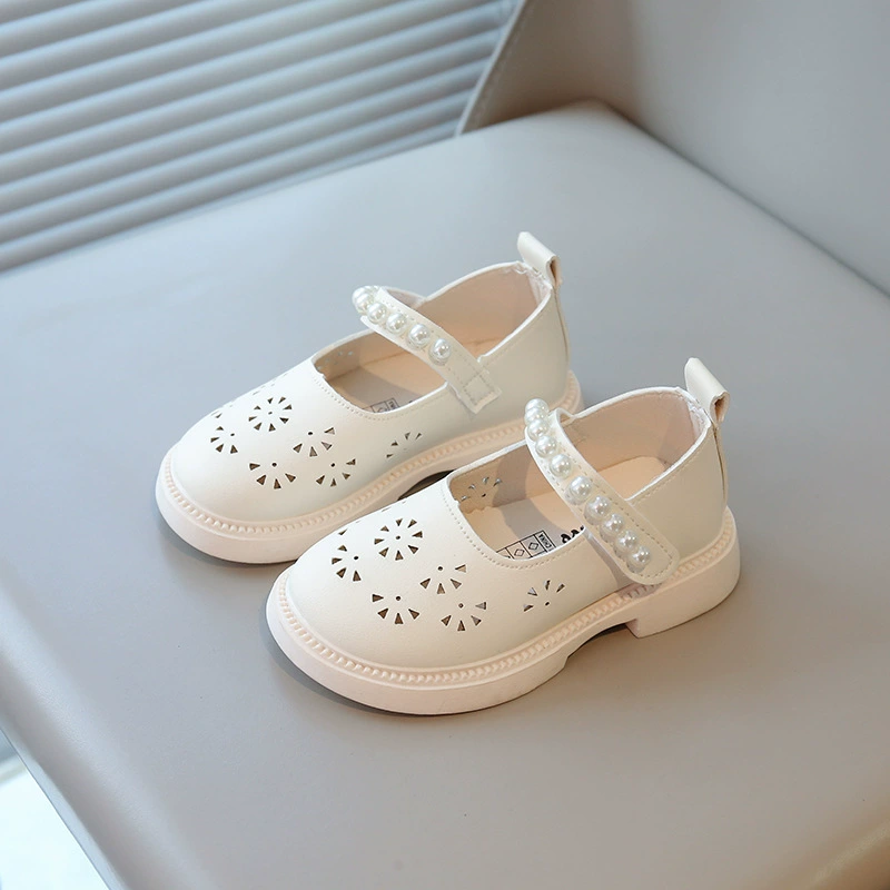 Модные детские туфли для девочек 2025 года с жемчужным декором, на липучке, белые кожаные, универсальные туфли-принцессы, обувь для малышей.