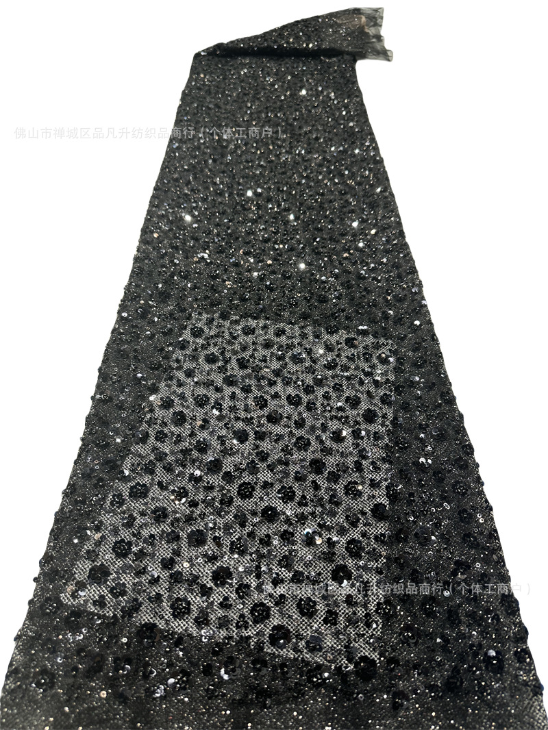 Tejido bordado tubo de perlas bordado diafragma bordado vestido de tela diafragma polvo pulverizado polvo brillante tela de moda stock
