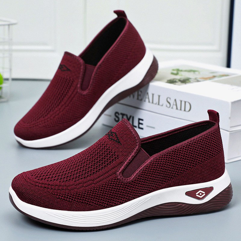 Zapatos de mujer grandes zapatos de mujer transfronterizos zapatos casuales transpirables zapatos de mediana edad zapatos de madres viejos zapatos de tela de Beijing