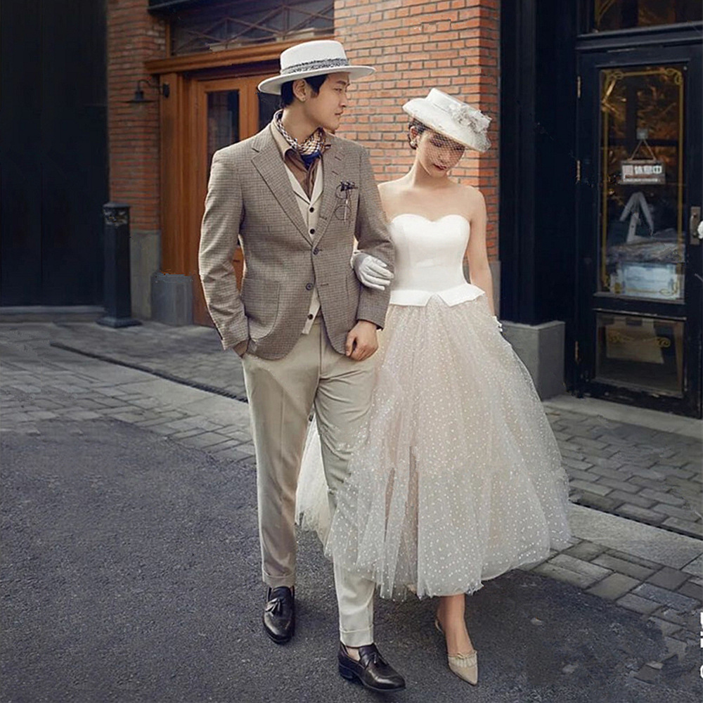 Vestido de boda ligero francés nuevo estilo de novia otoño / invierno francés vintage sen vestido de boda de pecho vestido de boda