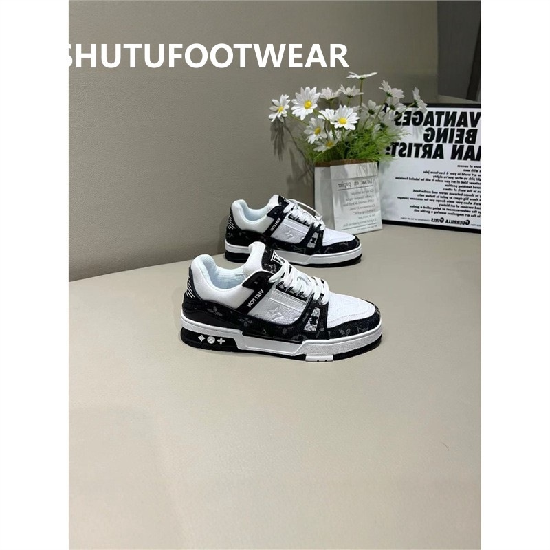 Miles choose a good quality! Couple Men's Shoes Women's Shoes Casual Soft Sole sneaker Lightweight Fashionable Breathable Sneakers