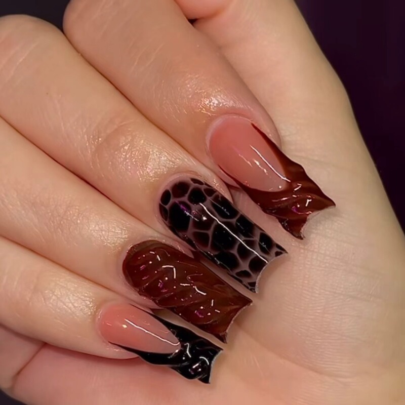Cross-Border 24-Piece Chinese-Style Red French High-End Fake Nails with Turtle Shell Pattern and Flowers for Autumn and Winter Wearable Press-On Nails