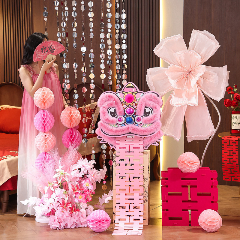 結婚式の部屋のレイアウトセット、模擬花、ライオン覚醒装飾品、男性と女性の新しい結婚式のドレッシングガウン、写真の背景の壁の結婚式の装飾|undefined
