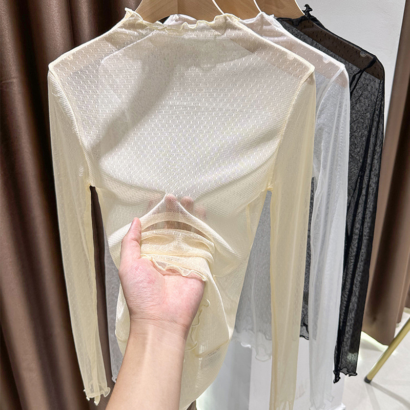 半高襟レースの底のシャツの女性の春と秋の空気の中に透明な網の紗の長袖の紗の服の木の耳元の薄い紗の上着を掛けます。|undefined