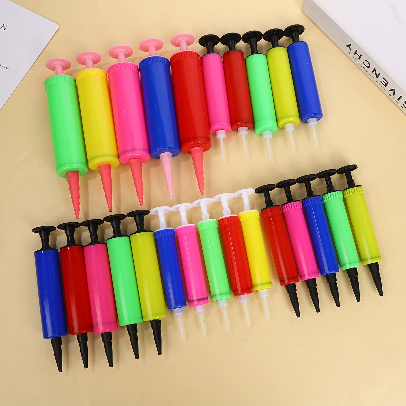 Заводская цена прямой продажи мини-надувной цилиндр ручной толчок пластиковый надувной цилиндр портативный воздушный шарик надувной цилиндр оптом