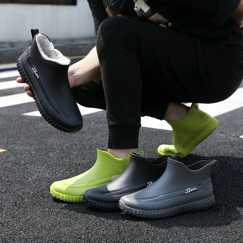 Men's Short Rain Boots Anti-Slip Wear-Resistant Fishing Water Shoes  New Model Men's Insulated Rubber Shoes Waterproof Rain Boots Wholesale
