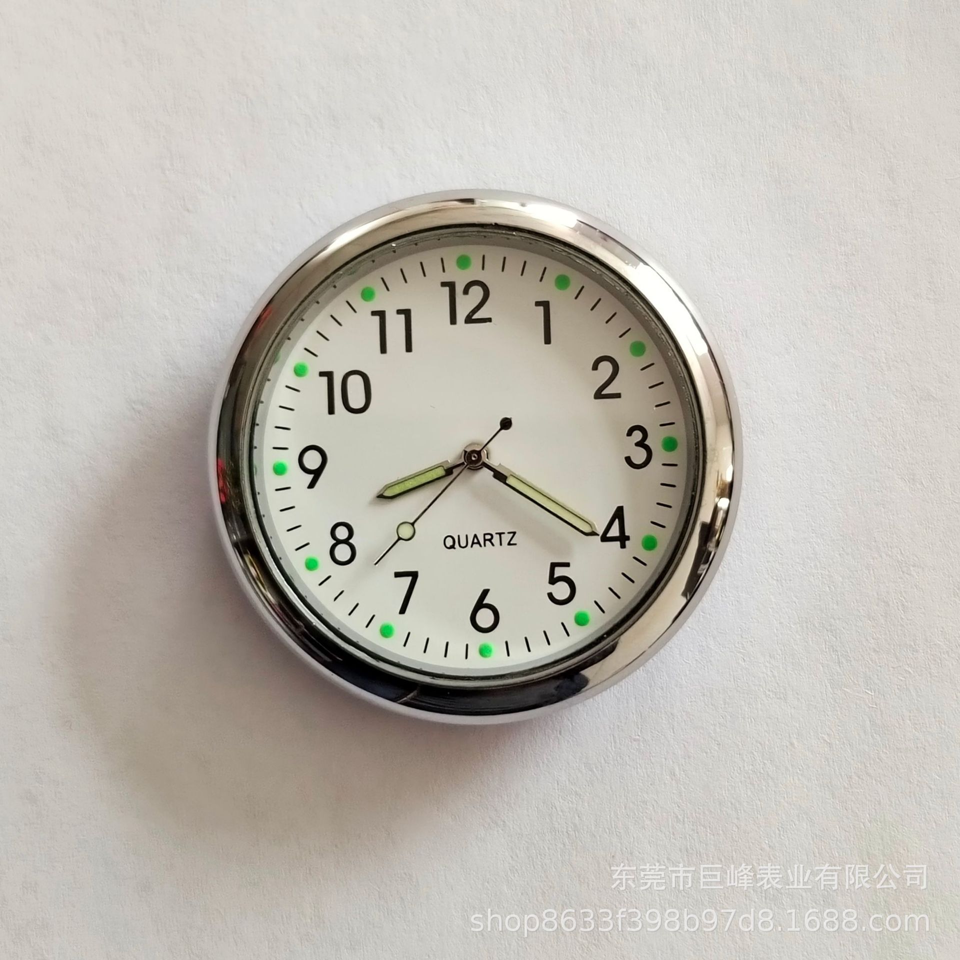 Fabricantes de relojes de coche al por mayor reloj de coche cabeza de reloj de cuarzo reloj de coche decoración de aleación luminosa reloj de coche 40mm