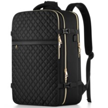 Q 47121 Lightweight Travel Backpack with Shoe Compartment ��