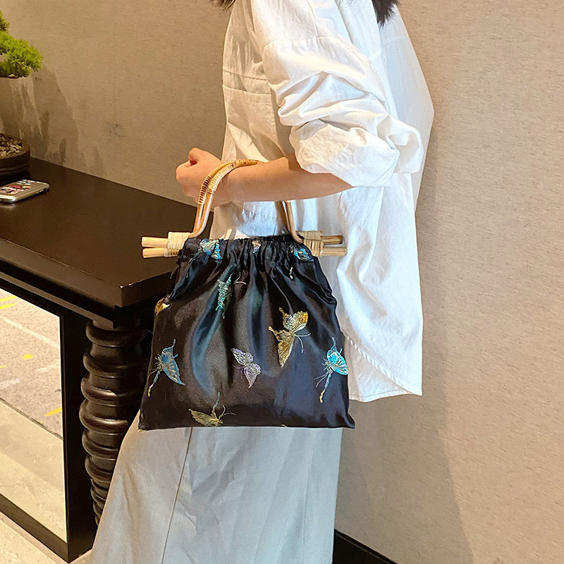 黑金蝴蝶刺绣手提中式气质实木藤编手提包 大容量百搭仲夏蝴蝶梦