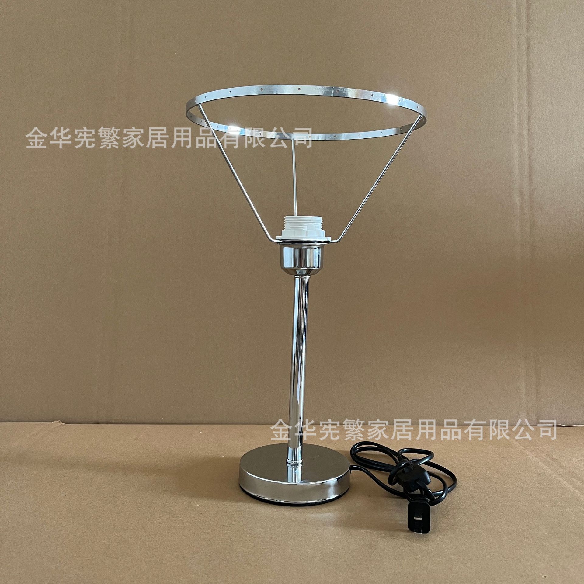 Accesorios de lámparas de escritorio transfronterizas Xianfeng recomendados Diy hierro marco base de poste de metal recto con interruptor de botón de alambre