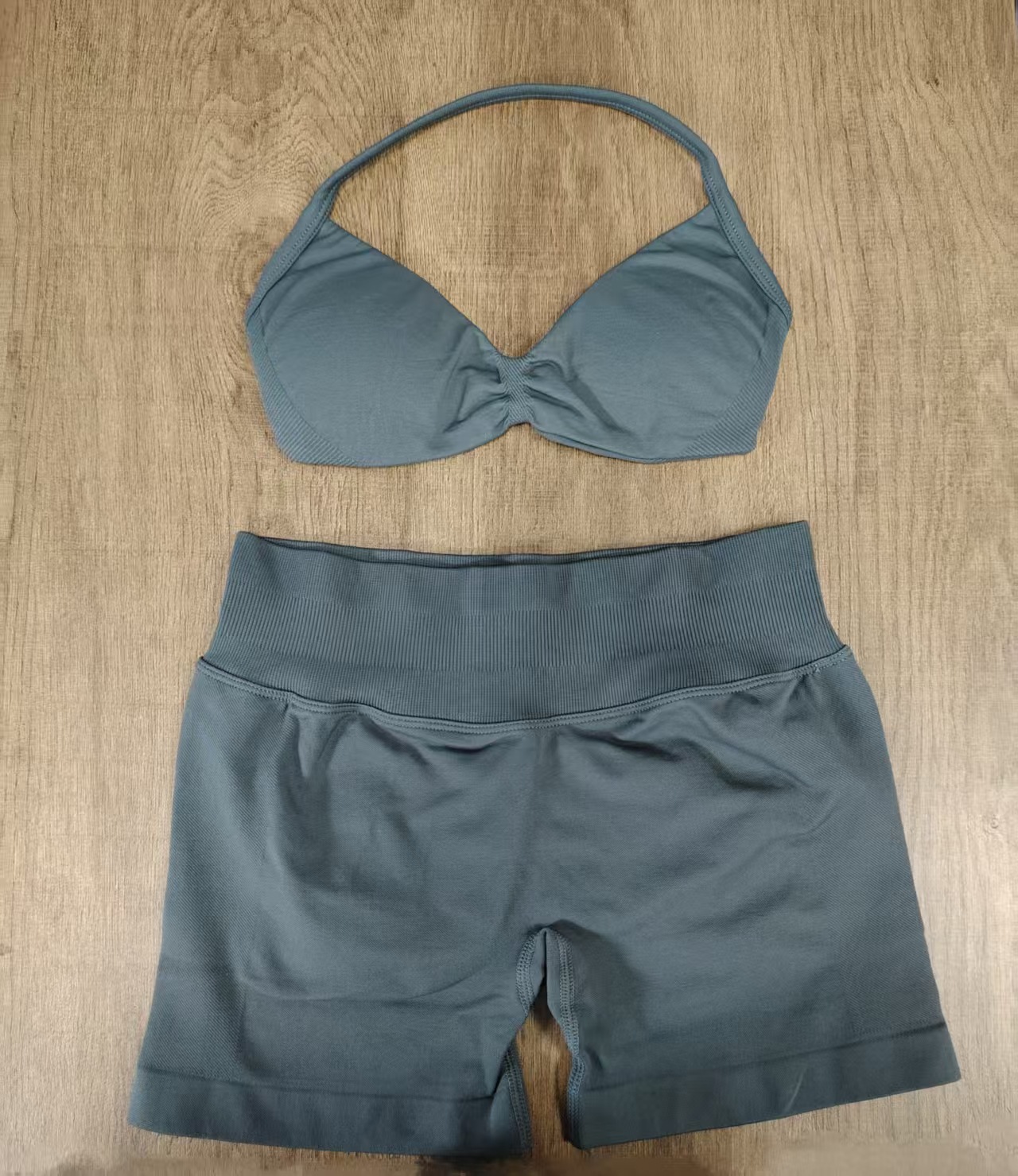 Conjunto DF Amazon pantalones cortos explosivos sujetador pequeño alto elástico superfino nailon halter cuello hermoso chaleco deportivo trasero