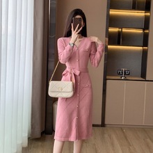 小香风秋冬季女装新款V领针织连衣裙收腰过膝A字裙长款毛衣打底裙