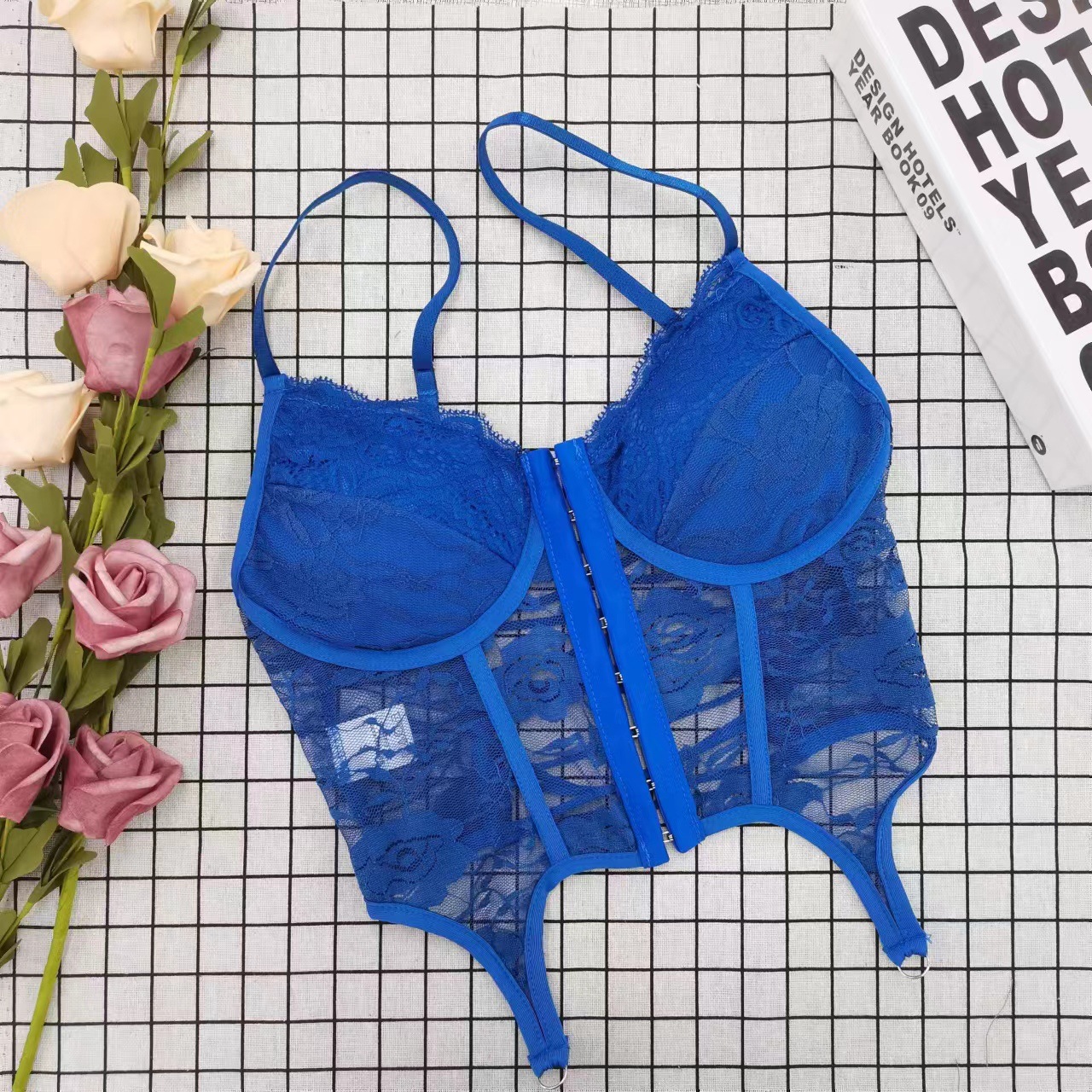 INS moda sexy europea y americana sin espalda correa cruzada correa de encaje de las mujeres irregulares pecho halagador chica caliente chaleco superior