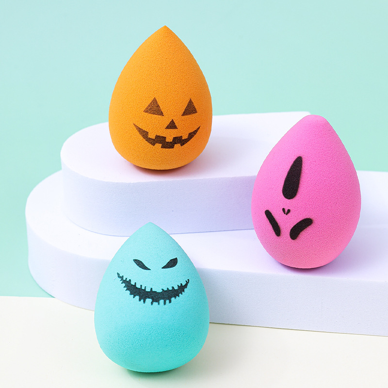 Fábrica personalizada transfronteriza de Halloween huevo de maquillaje polvo de fábrica personalizada gota de agua cortada oblicuamente huevo de esponja de maquillaje sin látex