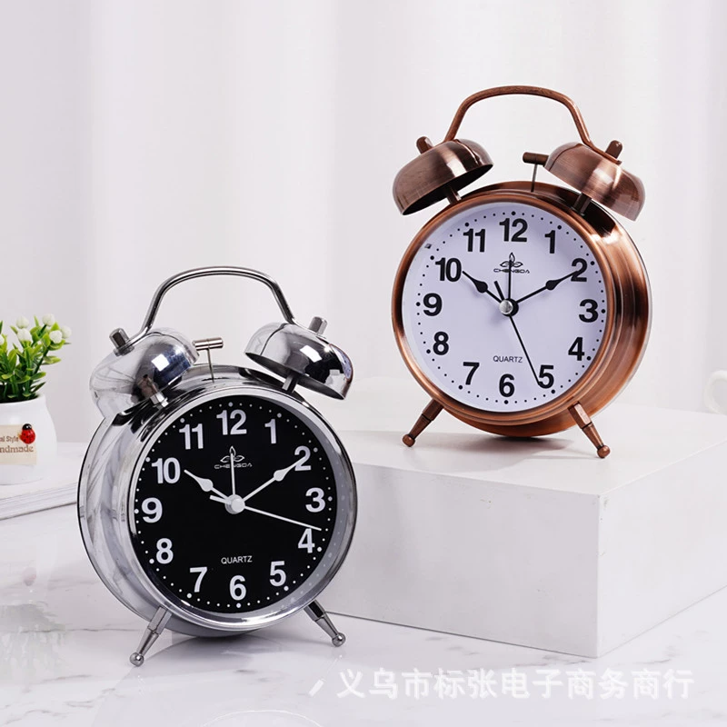 Оптовая Продажа с фабрики 4-дюймовые гальванические металлические колокольчики будильник 8820 бесшумные Ретро светящиеся студенческие прикроватные часы