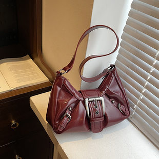 Capacious summer retro elegant one-shoulder bag, American style