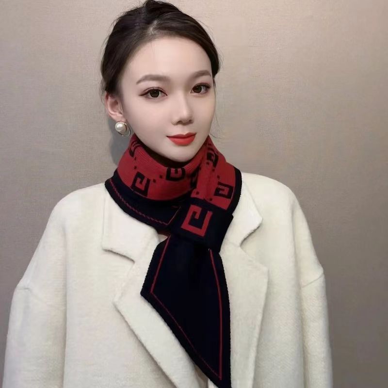 검정색과 빨간색 G 문자