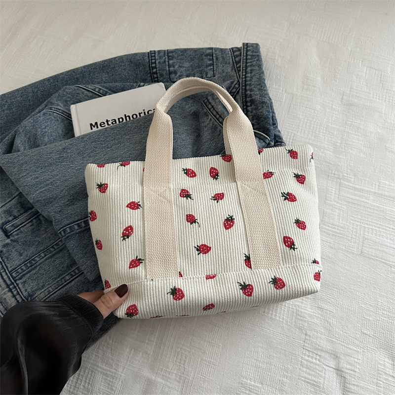 Japonés lindos bolsos de cordillera de fresa mujeres 2024 nueva moda versátil bolsos de almuerzo de mamá bolsos pequeños