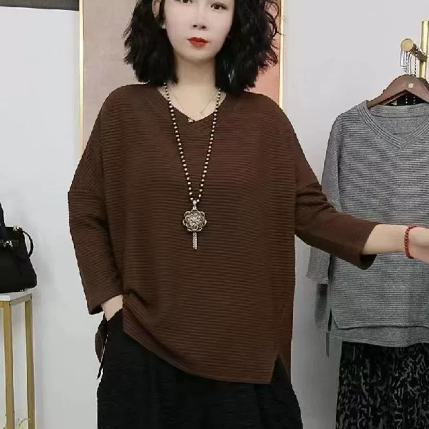 Футболка с длинными рукавами и нижняя рубашка с весной и осенью