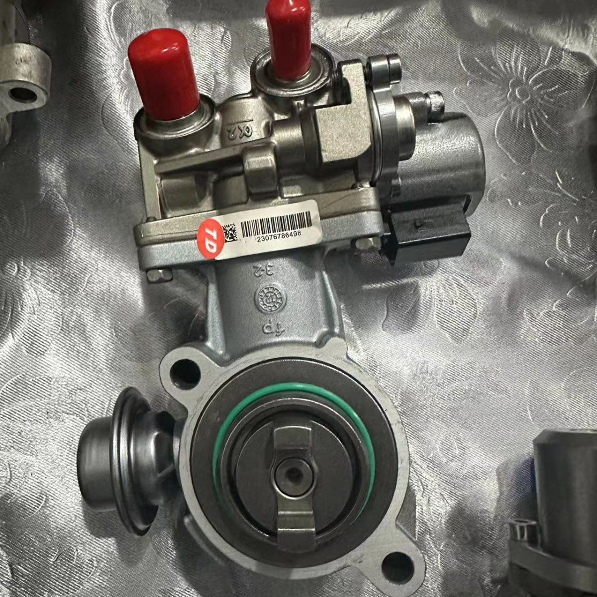 Suitable for Mercedes-Benz C180L C200 C260 C300 E200L E260 E300 Glc High Pressure Oil Pump