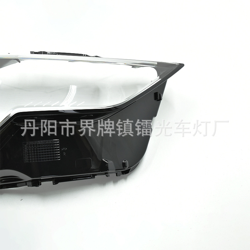 Suitable for Audi Q3 headlight cover 19-22 years old headlight transparent cover lamp shell mask rear shell headlight cover