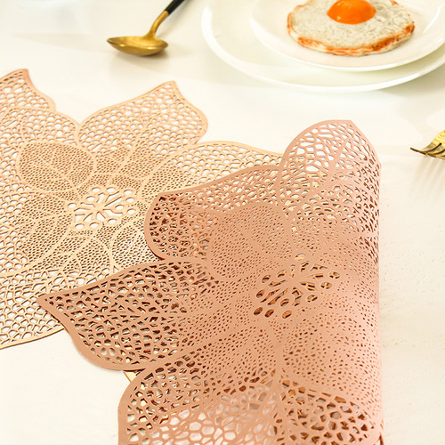 Nordic Creative PVC Table Flag, Light Luxury Gold-Leaf Ins inspired Western Dinner Napkin Long, Creative Irregular Floral Hollowed Table Mat
