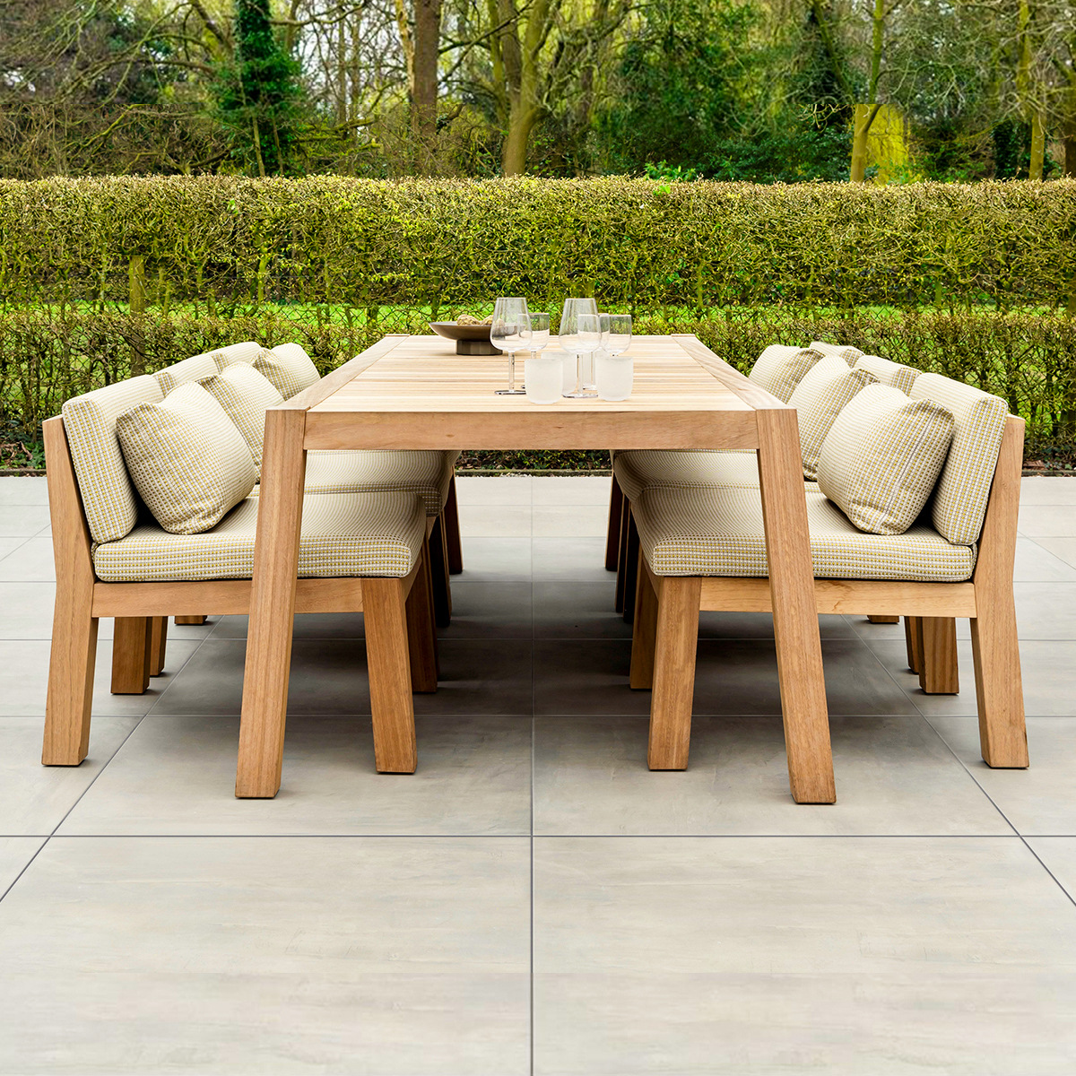 Mesa y silla de teca al aire libre patio al aire libre jardín impermeable muebles de ocio villa diseñador de protección solar mesa larga de madera maciza