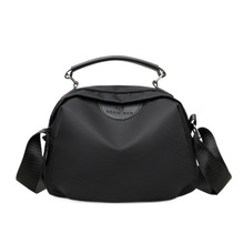 �¿����e���sŮʿ�μ�б���ţ�򲼕r�КW���L������ͨ�������Ů