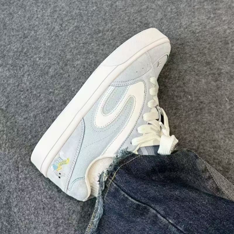 Temporada 2026 nuevos zapatos de skate casuales variados zapatos blancos para mujeres de alto valor original de estilo de campus zapatos de pan de moda