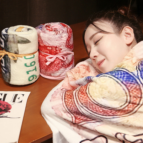 Four-Season Universal Office Nap Blanket: Creative, Funny, and Playful — Million-Dollar Bill Design, Plus Fluffy Fleece for Air Conditioning Comfort