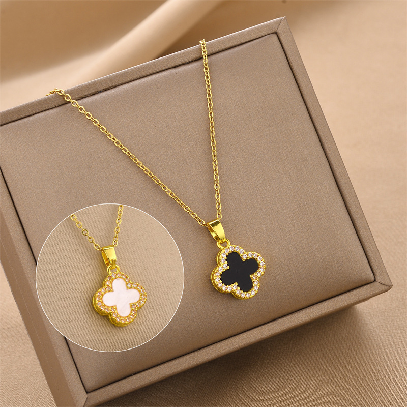 Collar de acero de titanio para mujeres simple y versátil estilo ligero de lujo nicho diseño de alta calidad no decoloración joyería de cadena de clavícula al por mayor