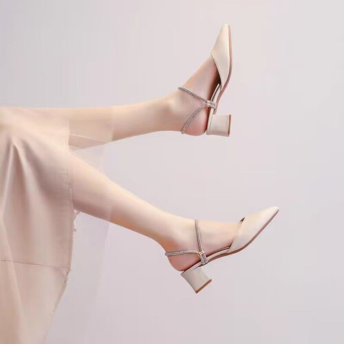Design, temperament, point-pointed, two-wearing, rhinestones sandals, skirt, thick heel, women's shoes, French mid-heel, Baotou Muller slippers