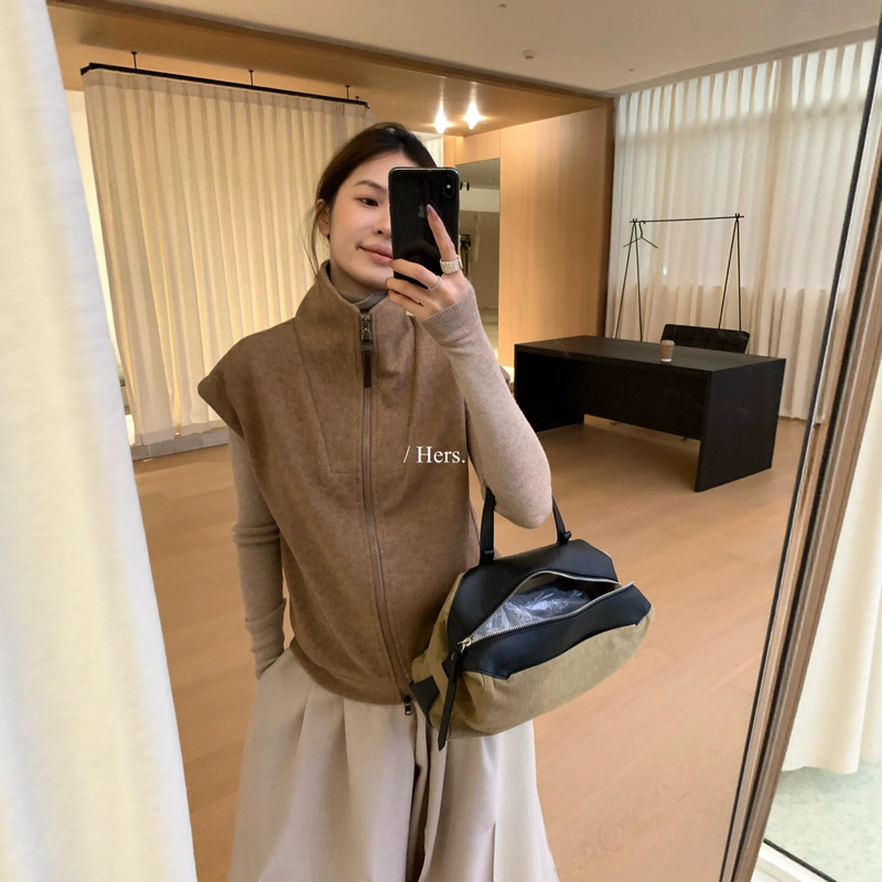 Hers Sweet 2026 Autumn/Winter Old Money Style Retro Layered Stand Collar Zippered Wool Knit Vest for Women 66989
