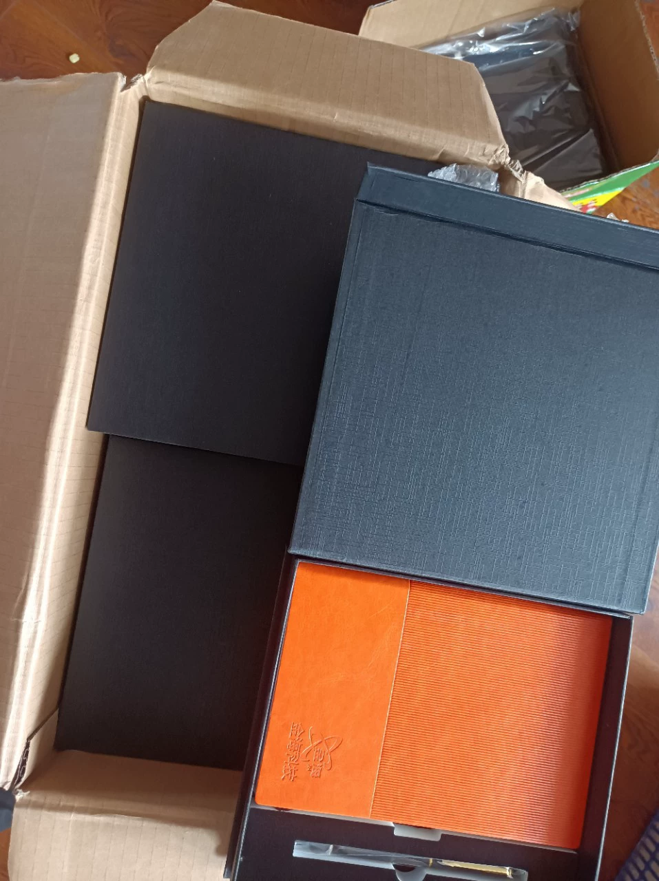 Производители оптом продают мягкие кожаные блокноты А5, набор блокнотов А5 в подарочной коробке для бизнеса, набор блокнотов с возможностью печати.