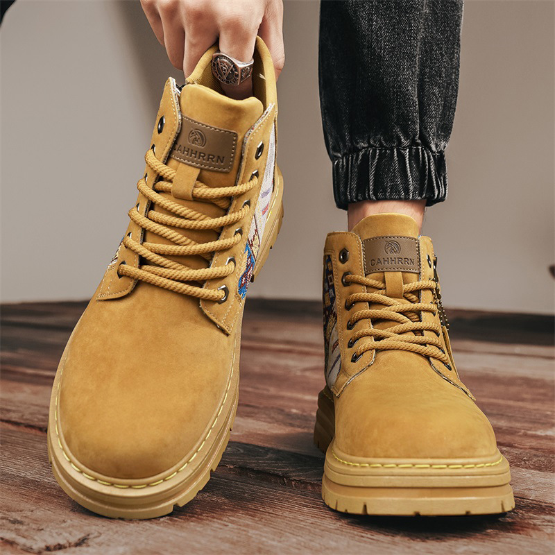 Otoño y invierno retro cuero al aire libre deportes de alta altura botas de motocicleta estilo británico con cabeza redonda botas Martin botas de hombre