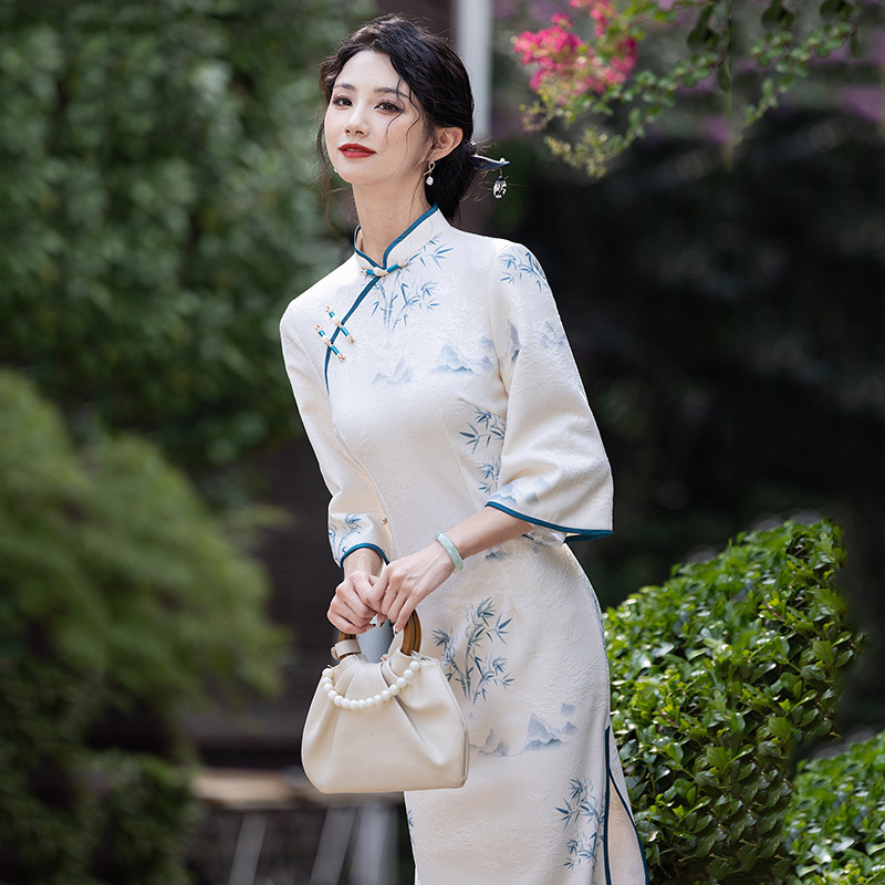 中式八扣長款改良旗袍2024新款年輕款女復古修身長袖平時可穿春秋