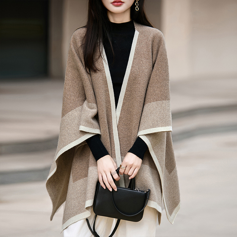 厂家跨境批发100%羊毛超大加厚披肩斗篷拼色针织保暖羊毛披肩现货