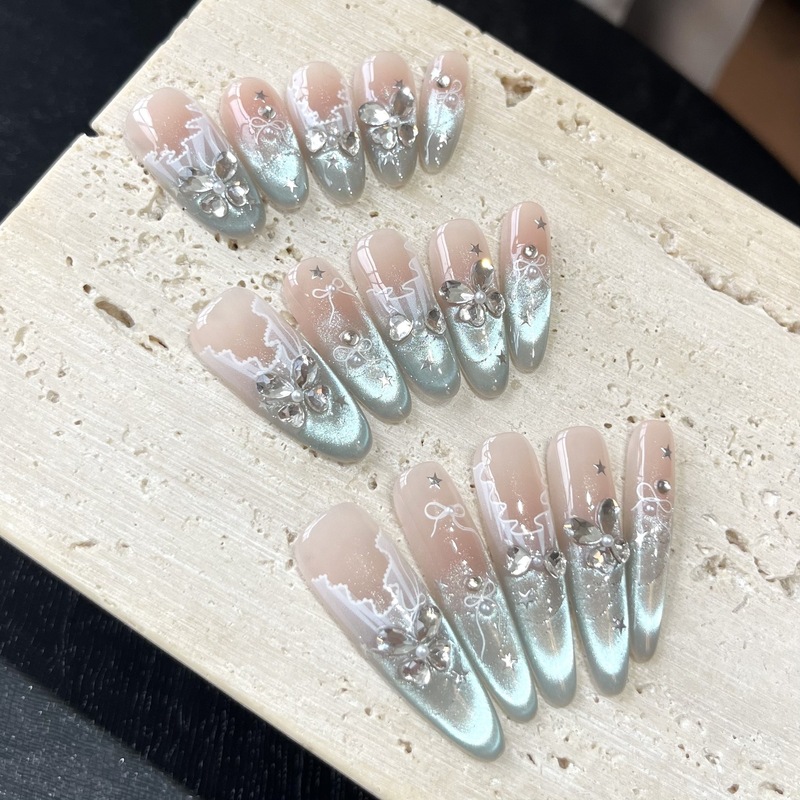 蓝调冰纱 纯手工穿戴甲冰蓝猫眼显白美甲高级气质穿戴甲美甲贴|undefined