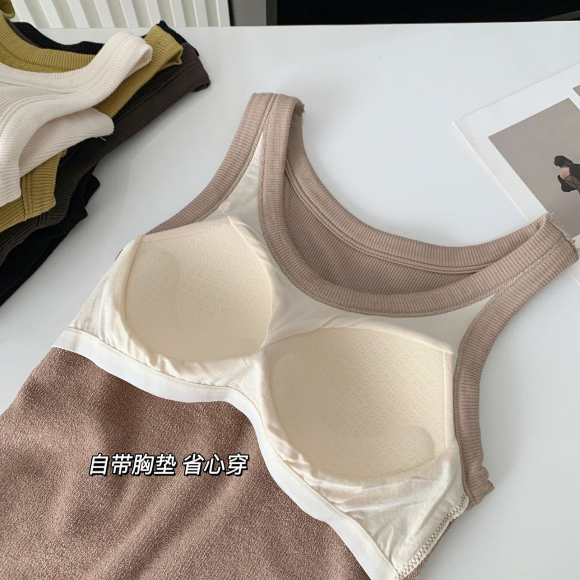 Nueva sociedad coreana viene con el cojín del pecho chaleco térmico Terry ropa interior de terciopelo con forro polar grueso simple Chaleco de calefacción para las mujeres